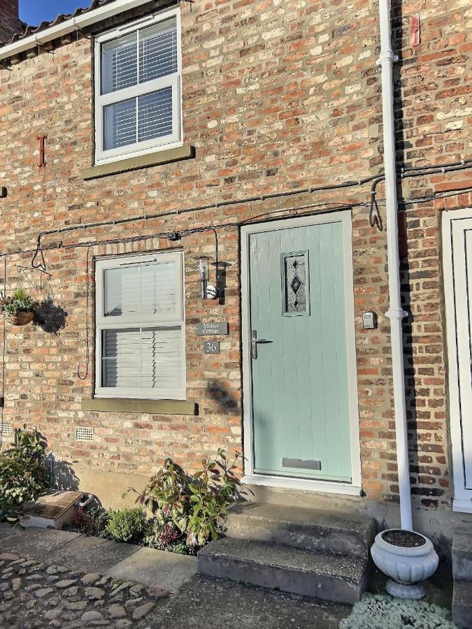 Middle Cottage York Bagian luar foto